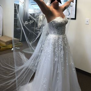 Reem Acra Fleur Wedding Gown with Matching Veil. NEVER WORN. $6,000 OBO